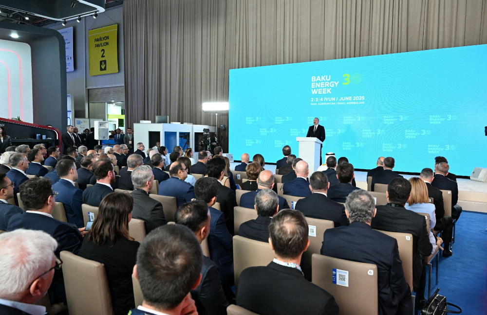 İlham Əliyev 30-cu “Caspian Oil and Gas”, 13-cü “Caspian Power” və 30-cu “Baku Energy Forum”un rəsmi açılış mərasimində çıxış edib -<font color=red> - FOTOLAR</font>