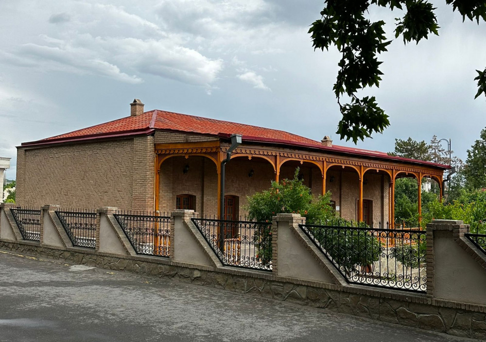 O gecədən 88 il ötür<font color='red'> - Eşqin son ünvanı Cavidlər məqbərəsi</font><font color=red> - FOTOLAR</font>