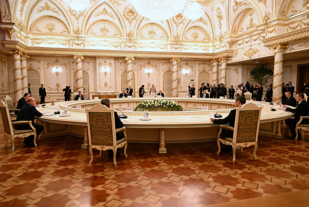 Əli Əsədov MDB Hökumət Başçıları Şurasının üzvlərinin Tacikistan Prezidenti ilə görüşündə iştirak edib<font color=red> - FOTOLAR</font>