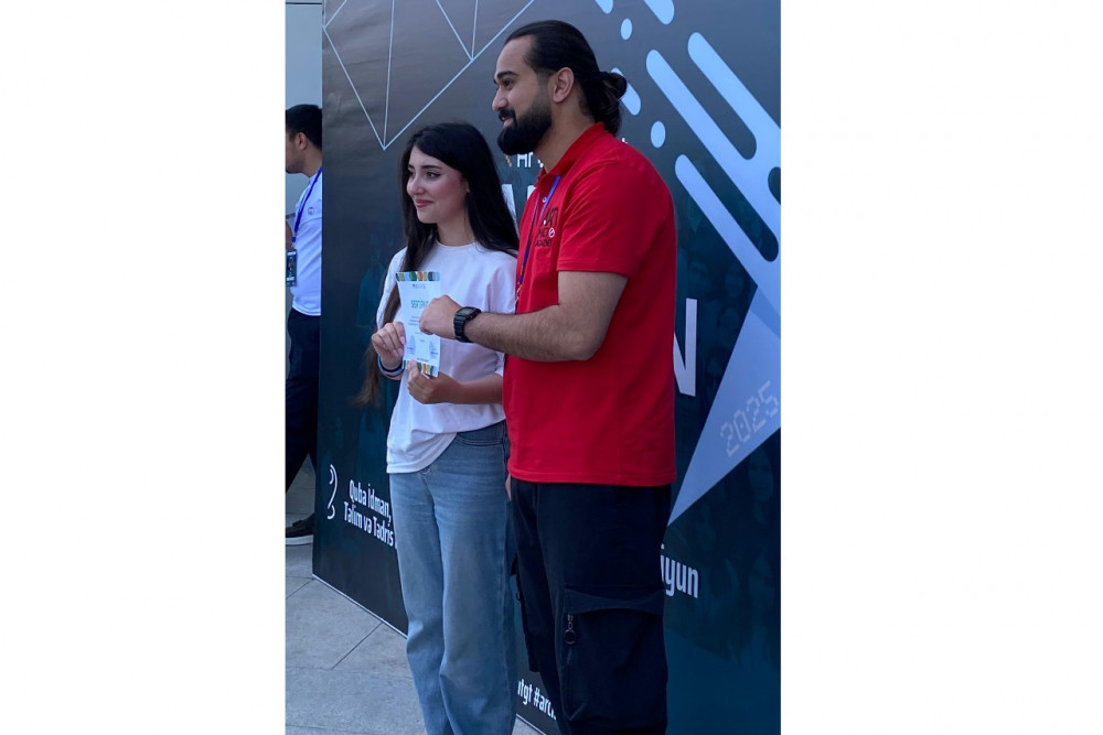 Məcid Seyidov “ArchiVision 2” düşərgəsində fərqlənən gənclərlə görüşüb<font color=red> - FOTOLAR</font>