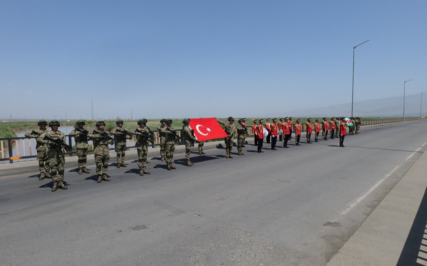 Türkiyə Silahlı Qüvvələrinin şəxsi heyəti Azərbaycana yola düşüb<font color=red> - FOTOLAR</font>