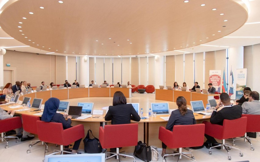 Xarici diplomatlar üçün təlim proqramına start verilib<font color=red> - FOTOLAR</font>