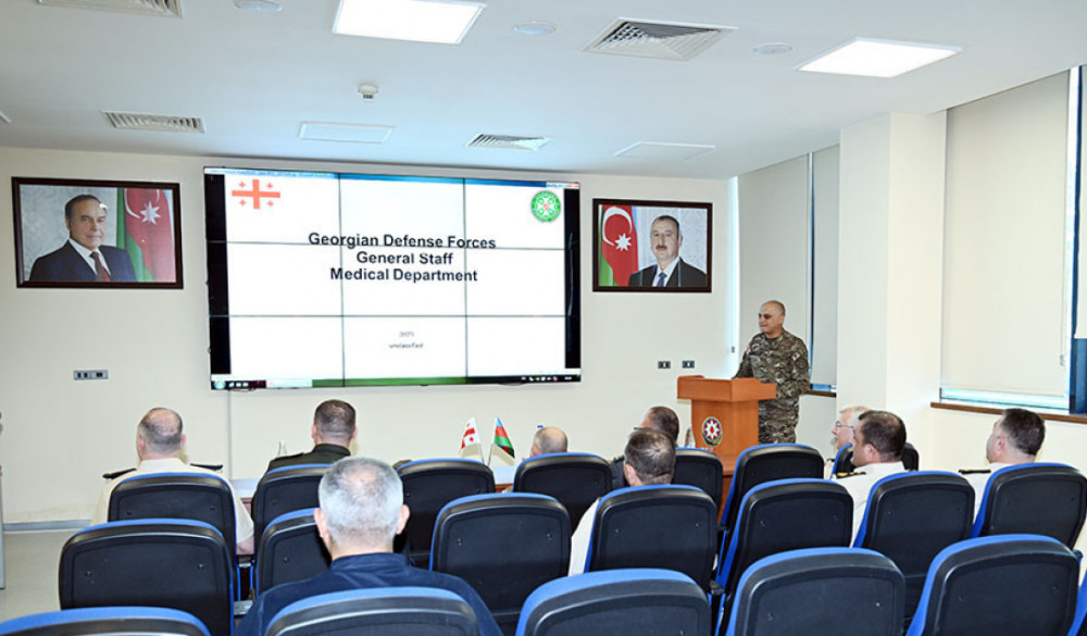 Azərbaycanın və Gürcüstanın hərbi tibb mütəxəssisləri əməkdaşlıq məsələlərini müzakirə ediblər<font color=red> - FOTOLAR</font>