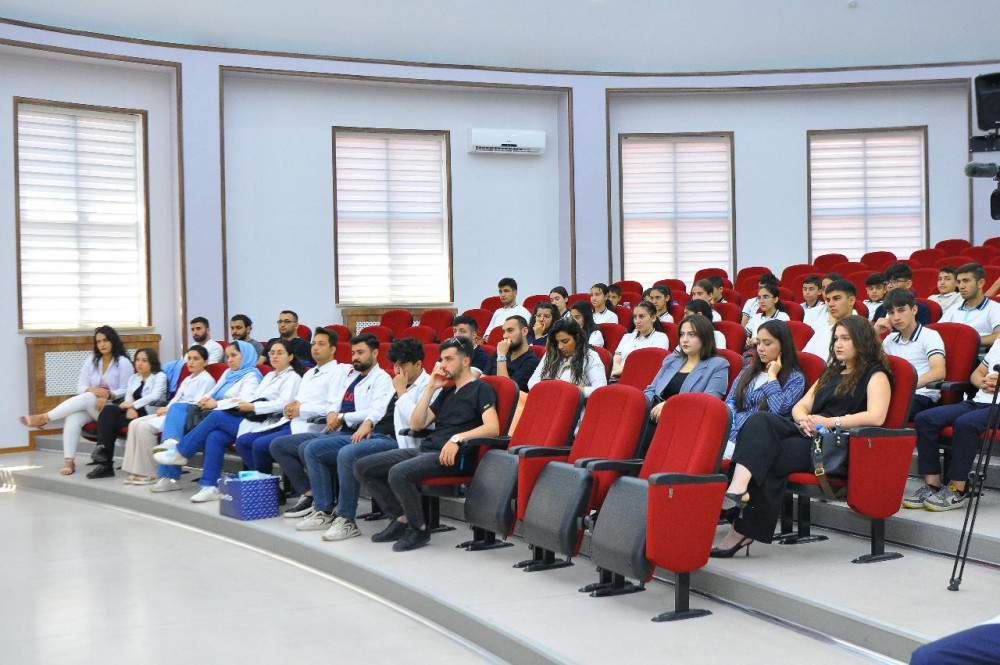 NDU-nun Tibb fakültəsinin kollektivi “Sağlam gənclik ,Sağlam gələcək!” layihəsi çərçivəsində Gimnaziyada olub<font color=red> - FOTOLAR</font>