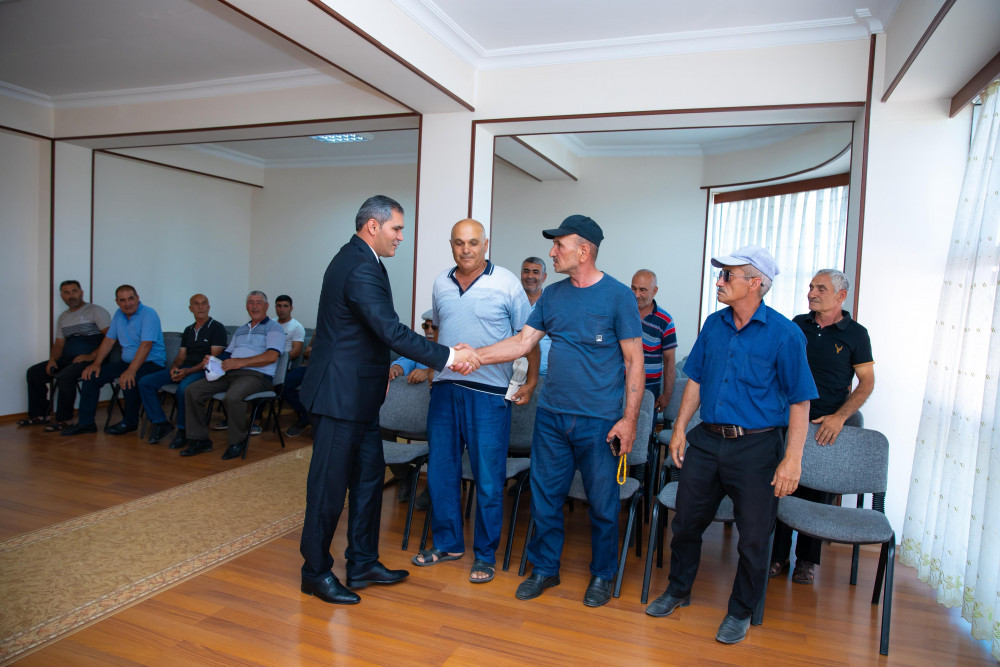 Ali Məclisinin deputatı Qəzənfər Abdullayev Culfa rayon Ərəzin kənd sakinləri ilə görüşüb<font color=red> - FOTOLAR</font>