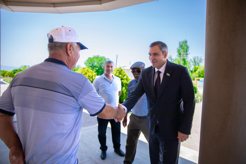 Ali Məclisinin deputatı Qəzənfər Abdullayev Culfa rayon Ərəzin kənd sakinləri ilə görüşüb<font color=red> - FOTOLAR</font>