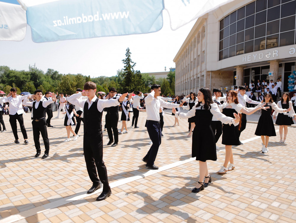 Naxçıvanda son zəng tədbiri keçirilib<font color=red> - FOTOLAR</font>