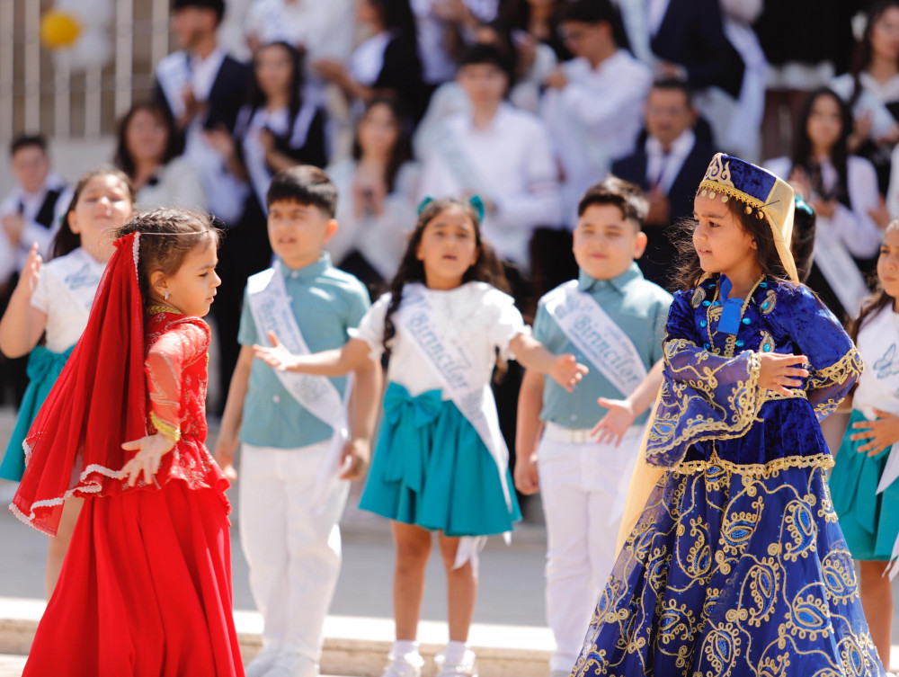 Naxçıvanda son zəng tədbiri keçirilib<font color=red> - FOTOLAR</font>