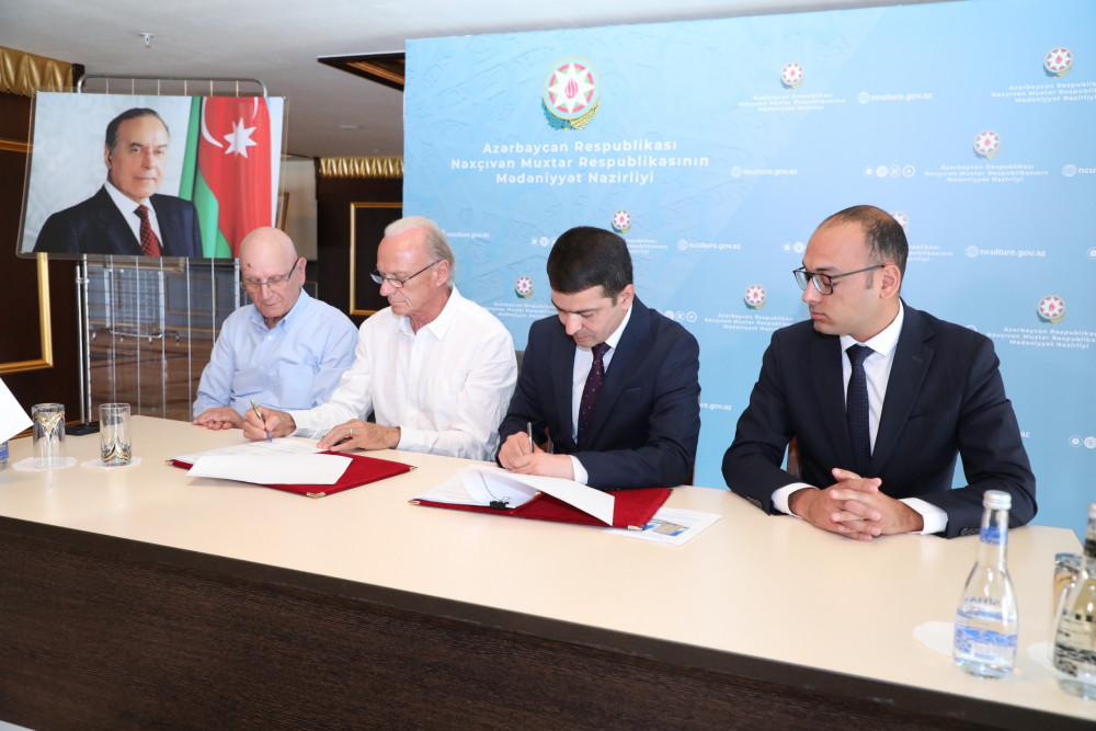 Möminə xatun türbəsinin bərpa və konservasiyasının aparılması ilə bağlı müqavilə bağlanılması mərasimi keçirilib<font color=red> - FOTOLAR</font>