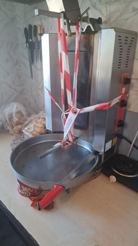 Nöqsanlar aşkarlanmış dönərxanaların fəaliyyəti məhdudlaşdırıldı<font color=red> - FOTOLAR</font>