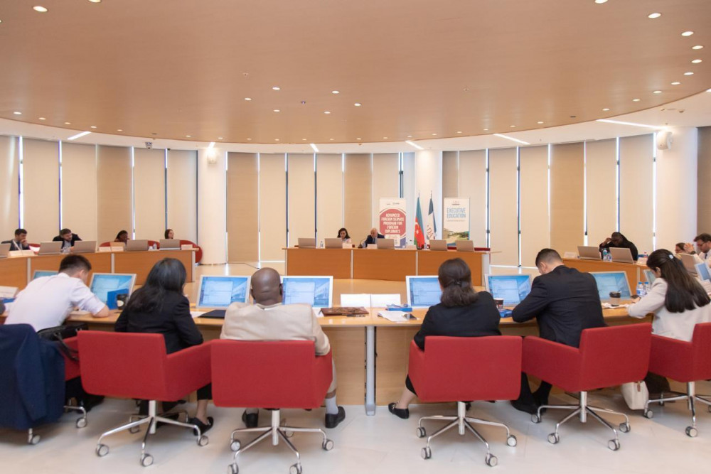 Xarici diplomatlar Azərbaycanda məcburi köçkün probleminin həlli barədə məlumatlandırılıb<font color=red> - FOTOLAR</font>