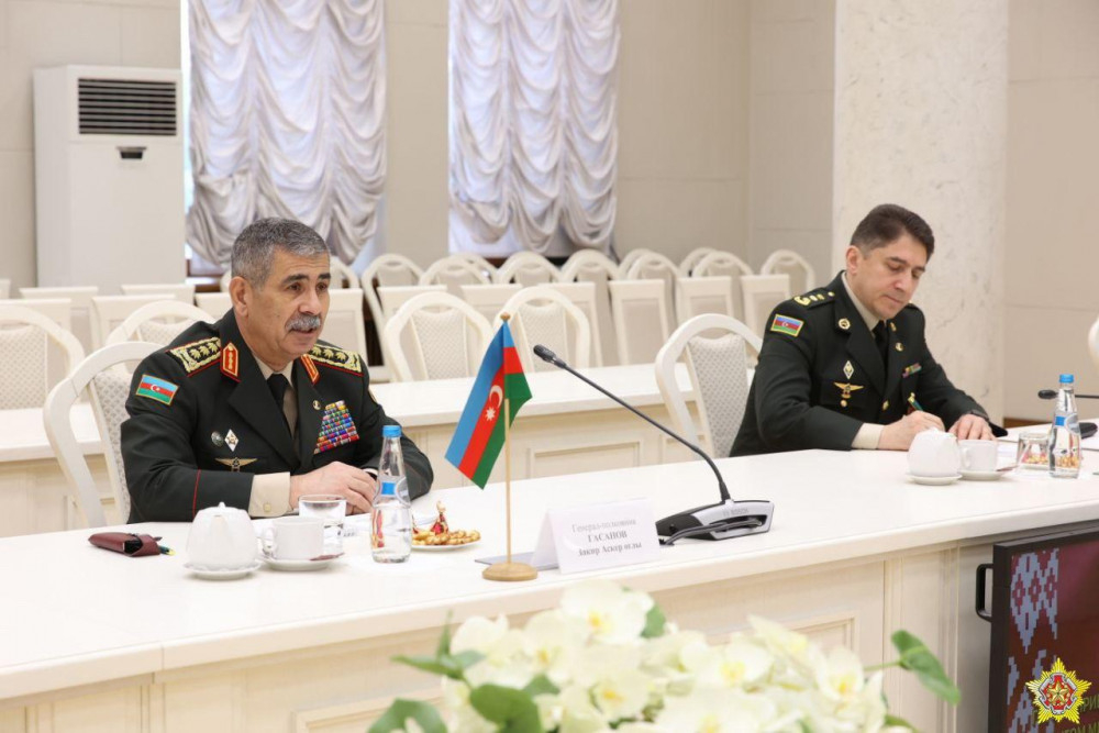 Azərbaycan və Belarus müdafiə nazirləri hərbi əməkdaşlığın dərinləşdirilməsini müzakirə ediblər<font color=red> - FOTOLAR</font>