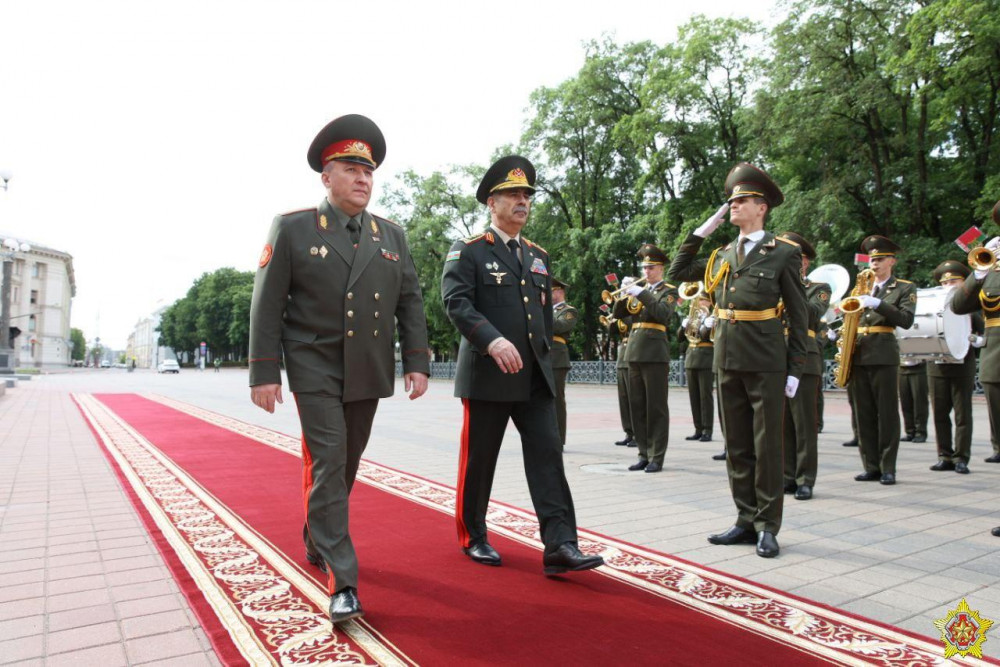 Azərbaycan və Belarus müdafiə nazirləri hərbi əməkdaşlığın dərinləşdirilməsini müzakirə ediblər<font color=red> - FOTOLAR</font>