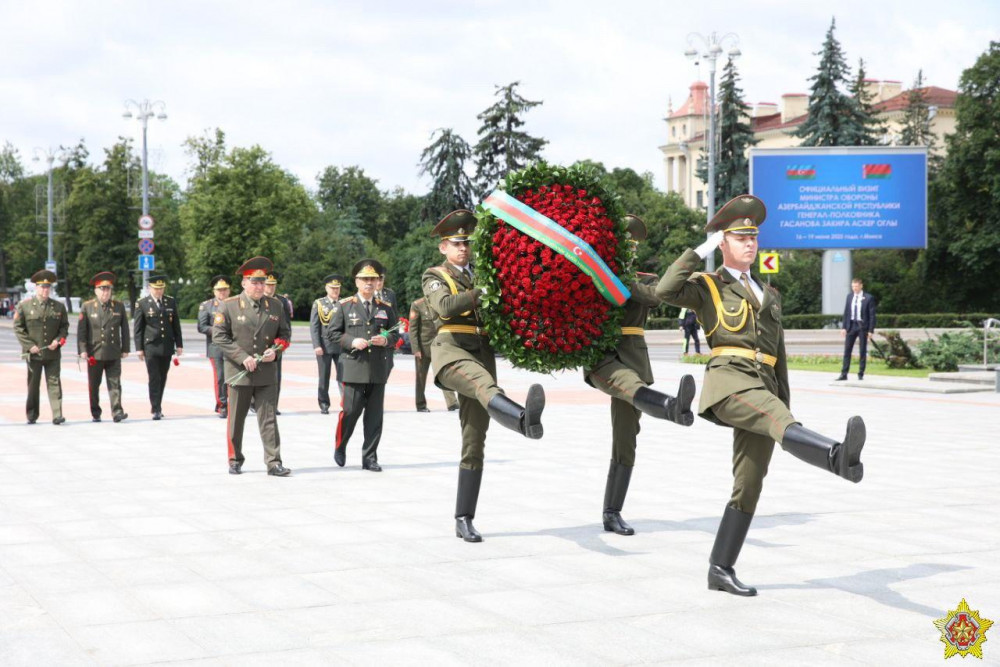 Azərbaycan və Belarus müdafiə nazirləri hərbi əməkdaşlığın dərinləşdirilməsini müzakirə ediblər<font color=red> - FOTOLAR</font>