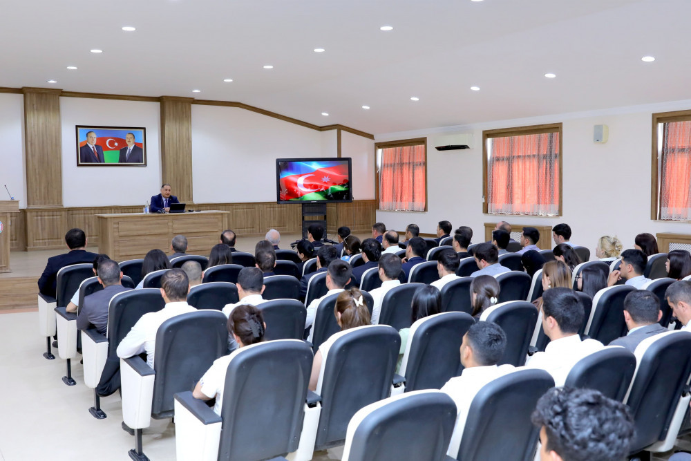 Naxçıvanda "Milli iqtisadiyyat və dövlət idarəçiliyi" mövzusunda təlim keçirilib <font color=red> - FOTOLAR</font>