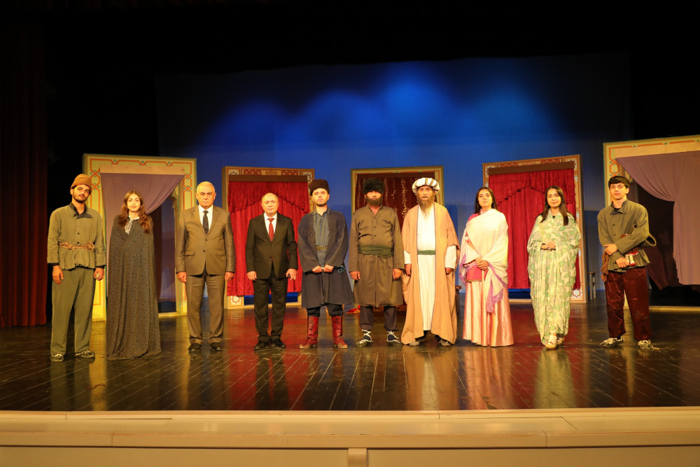 “Xalq teatrlarının muxtar respublika festivalı – 2025” başa çatdı<font color=red> - FOTOLAR</font>