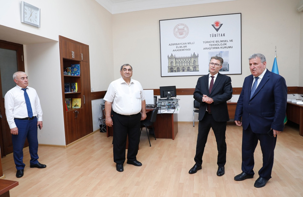 Akademik İsa Həbibbəyli Türk Dil Qurumunun rəhbəri professor Osman Mertlə görüşüb<font color=red> - FOTOLAR</font>