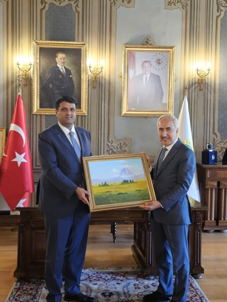 NDU ilə İstanbul Universiteti arasında ikili diplom müqavilələri imzalanıb<font color=red> - FOTOLAR</font>