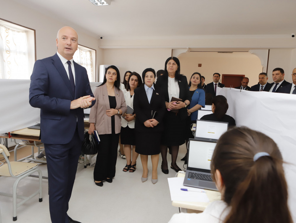 Naxçıvan Muxtar Respublikası Ali Məclisinin deputatlarının sertifikatlaşdırma prosesinin təşkil olunduğu İmtahan Mərkəzinə infoturu təşkil olunub<font color=red> - FOTOLAR</font>