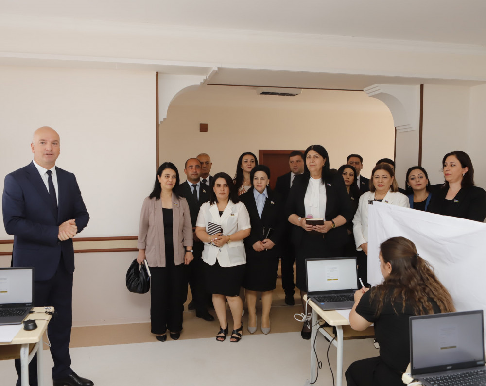Naxçıvan Muxtar Respublikası Ali Məclisinin deputatlarının sertifikatlaşdırma prosesinin təşkil olunduğu İmtahan Mərkəzinə infoturu təşkil olunub<font color=red> - FOTOLAR</font>