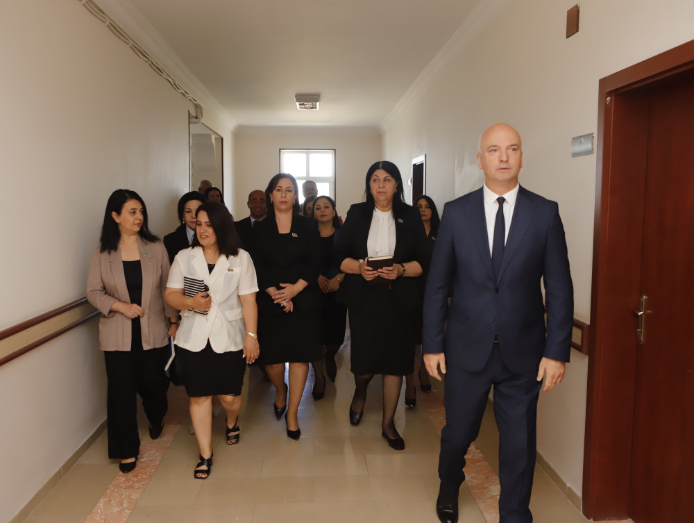 Naxçıvan Muxtar Respublikası Ali Məclisinin deputatlarının sertifikatlaşdırma prosesinin təşkil olunduğu İmtahan Mərkəzinə infoturu təşkil olunub<font color=red> - FOTOLAR</font>