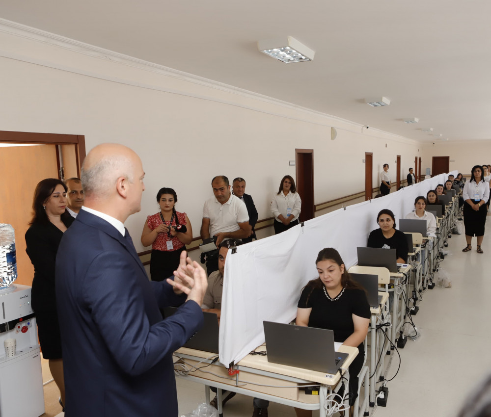 Naxçıvan Muxtar Respublikası Ali Məclisinin deputatlarının sertifikatlaşdırma prosesinin təşkil olunduğu İmtahan Mərkəzinə infoturu təşkil olunub<font color=red> - FOTOLAR</font>
