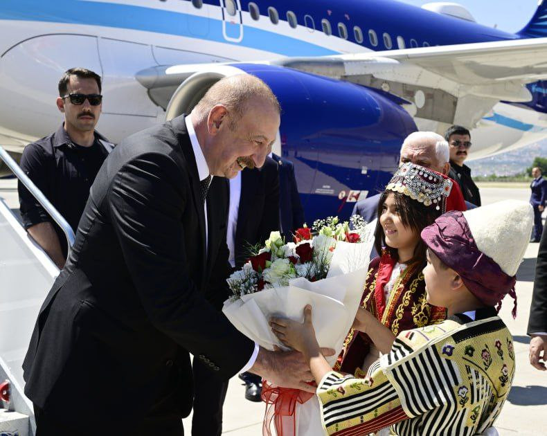 <span style='color:red'>Prezident İlham Əliyev Türkiyəyə işgüzar səfərə gəlib<font color=red> - FOTOLAR</font></span>