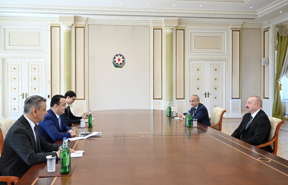 Prezident İlham Əliyev Özbəkistanın investisiya, sənaye və ticarət nazirini qəbul edib<font color=red> - FOTOLAR</font>