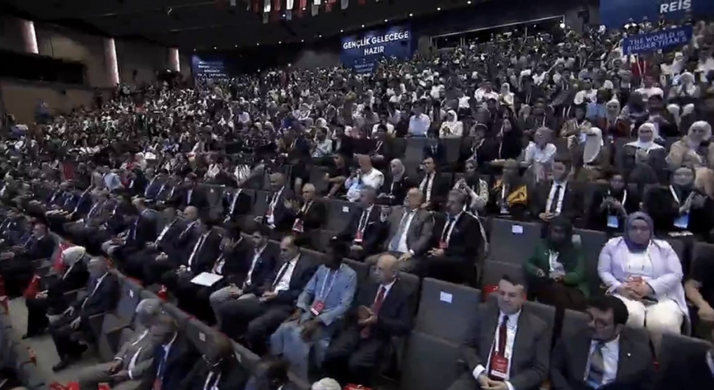 Türkiyə Prezidentinə İƏT Gənclər Forumunun ali mükafatı təqdim edilib<font color=red> - FOTOLAR</font>