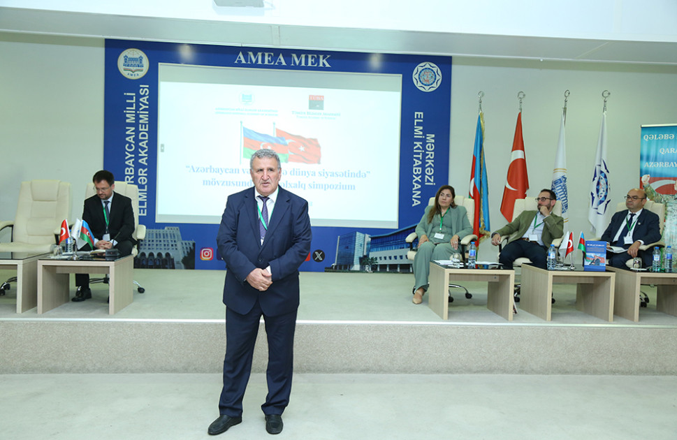 AMEA-da keçirilən beynəlxalq simpozium öz işini bölmə iclasları ilə davam etdirib<font color=red> - FOTOLAR</font>