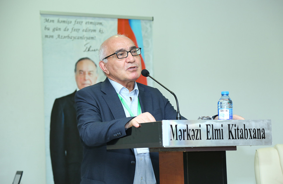 AMEA-da keçirilən beynəlxalq simpozium öz işini bölmə iclasları ilə davam etdirib<font color=red> - FOTOLAR</font>