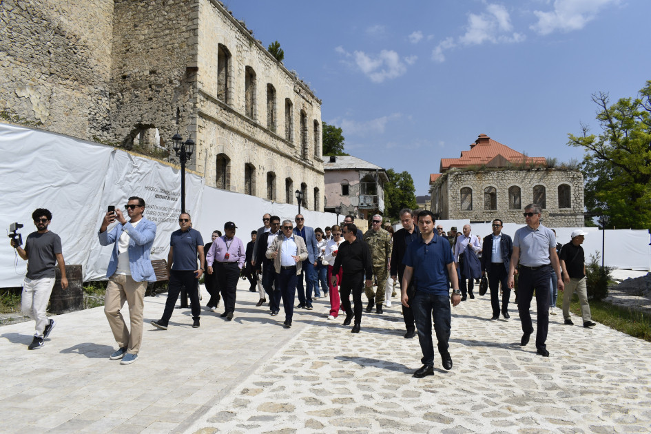 Diplomatik korpusun nümayəndələri Şuşa şəhəri ilə tanış olublar<font color='red'> - YENİLƏNİB 2</font><font color=red> - FOTOLAR</font>