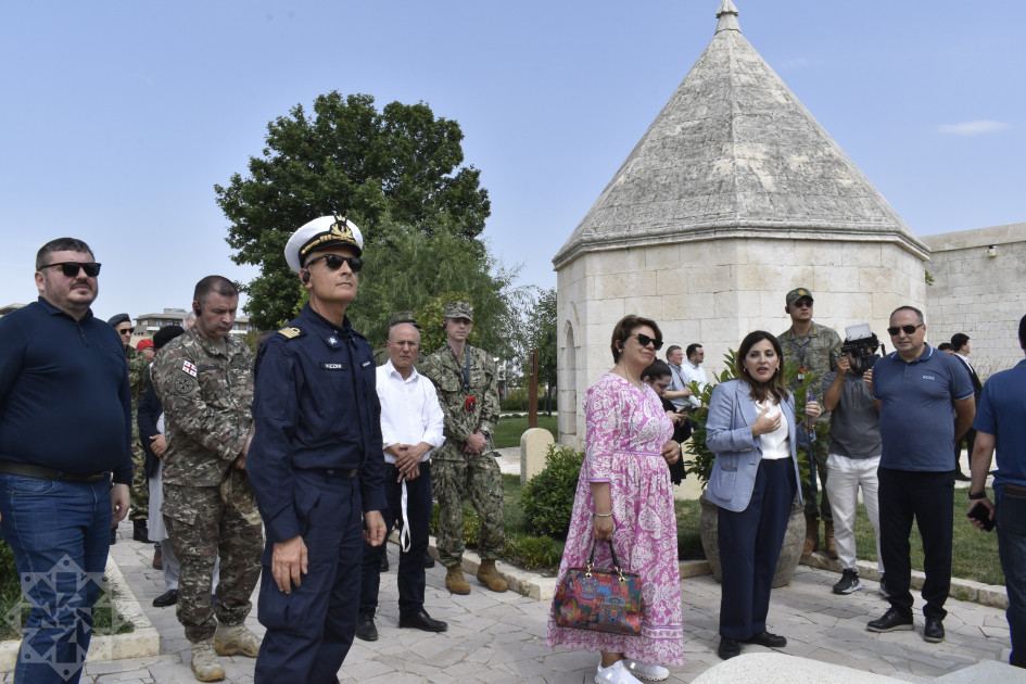 Xarici diplomatlar Ağdamda həyata keçirilən tikinti-quruculuq işləri ilə tanış olublar<font color='red'> - YENİLƏNİB</font><font color=red> - FOTOLAR</font>