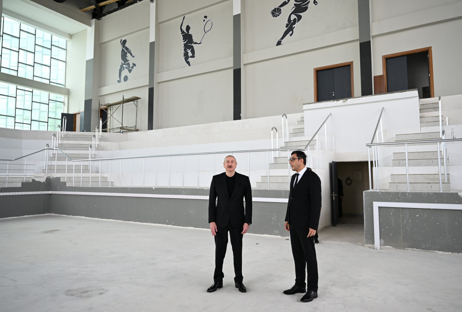 İlham Əliyev Yevlax Olimpiya İdman Kompleksində görülmüş işlərlə tanış olub<font color='red'> - YENİLƏNİB 2</font><font color=red> - FOTOLAR</font>