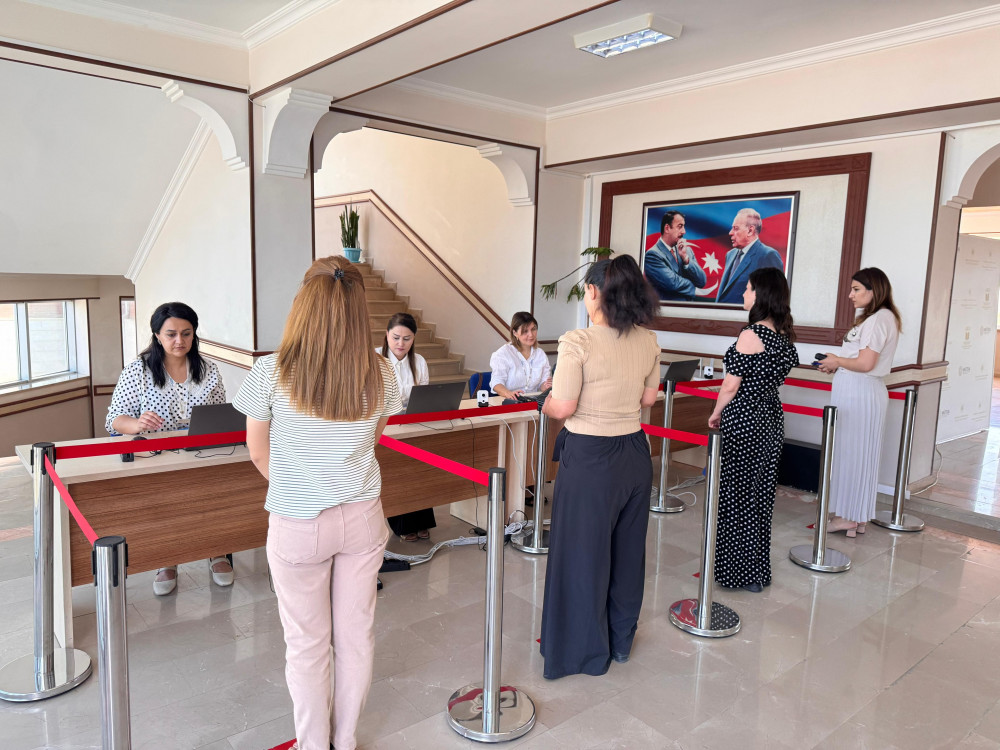 Naxçıvanda keçirilən sertifikatlaşdırma prosesinin dördüncü  günündə kimya və biologiya müəllimləri iştirak edib<font color=red> - FOTOLAR</font>
