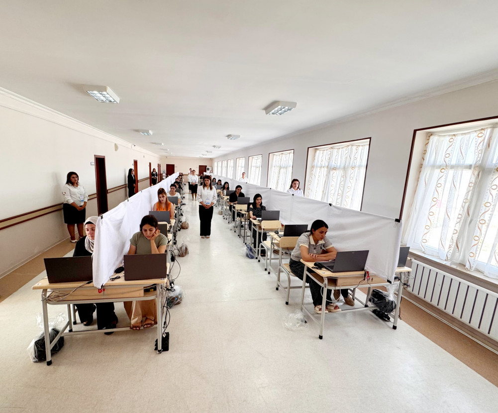 Naxçıvanda keçirilən sertifikatlaşdırma prosesinin dördüncü  günündə kimya və biologiya müəllimləri iştirak edib<font color=red> - FOTOLAR</font>