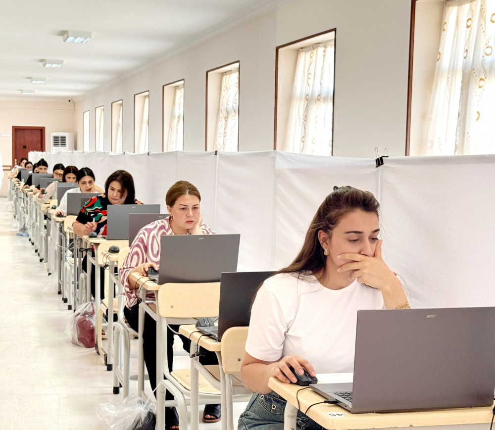 Naxçıvanda keçirilən sertifikatlaşdırma prosesinin dördüncü  günündə kimya və biologiya müəllimləri iştirak edib<font color=red> - FOTOLAR</font>