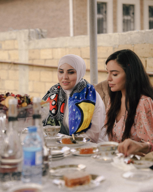 Leyla Əliyeva və Arzu Əliyeva Xızıda “Gənc arıçı” layihəsinin iştirakçısı ilə görüşüb<font color=red> - FOTOLAR</font>
