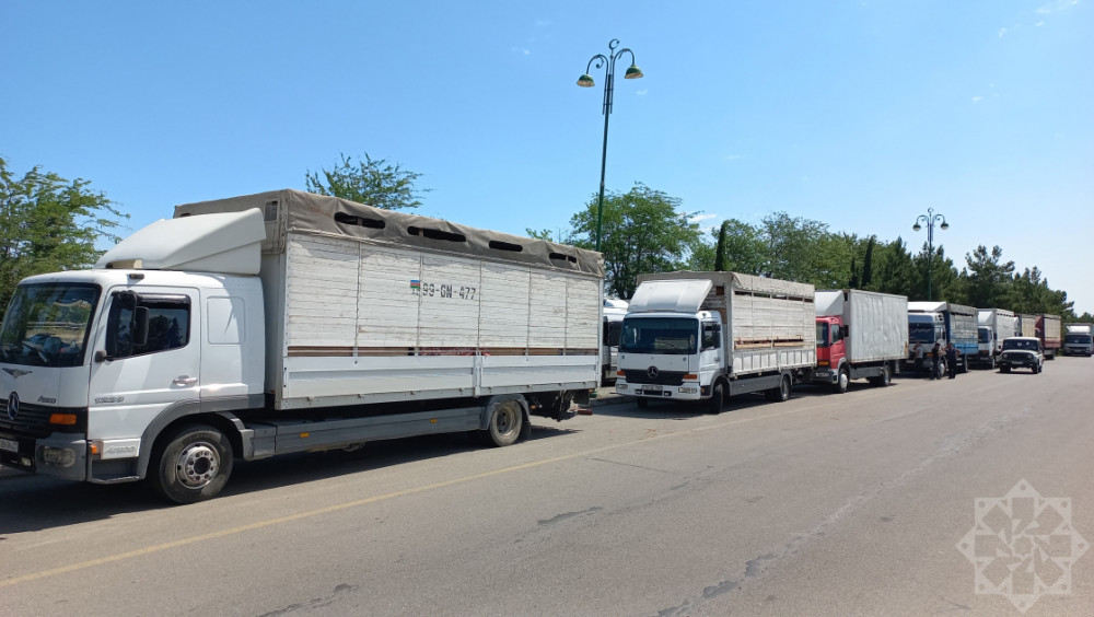 Növbəti köç karvanı Həsənriz kəndinə çatıb<font color=red> - FOTOLAR</font>