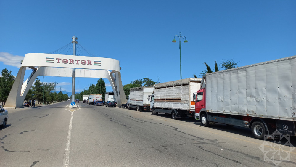 Növbəti köç karvanı Həsənriz kəndinə çatıb<font color=red> - FOTOLAR</font>