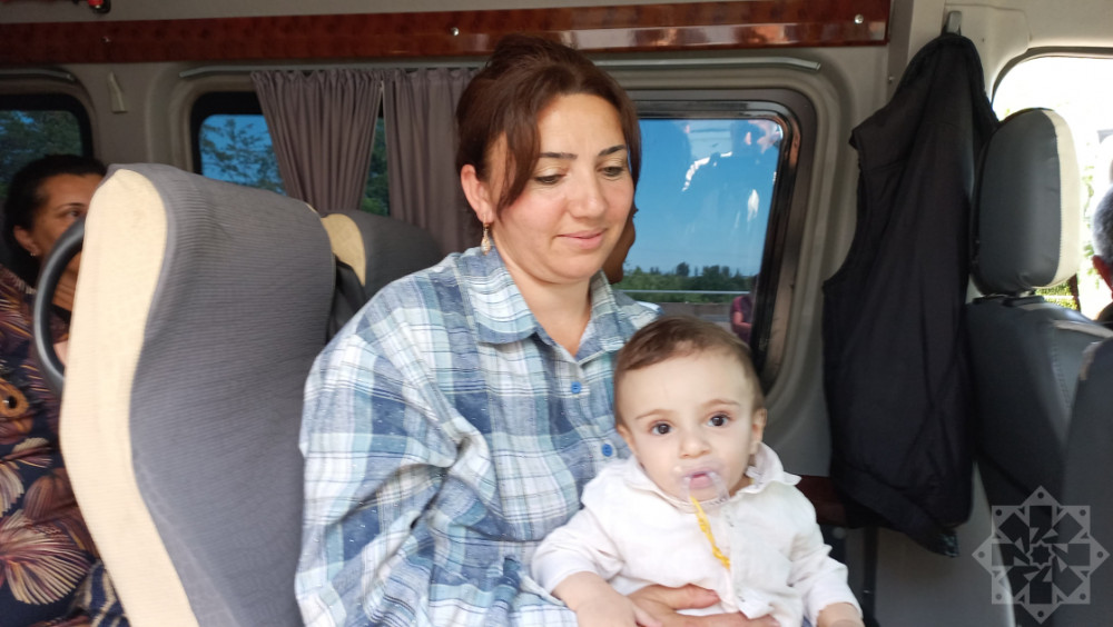 Növbəti köç karvanı Həsənriz kəndinə çatıb<font color=red> - FOTOLAR</font>