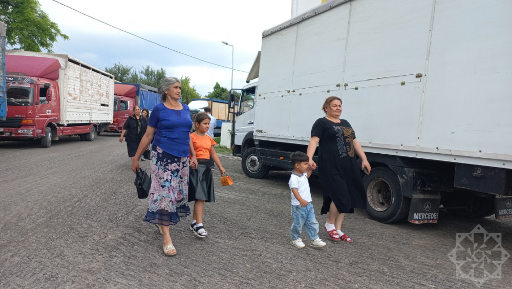 Növbəti köç karvanı Həsənriz kəndinə çatıb<font color=red> - FOTOLAR</font>