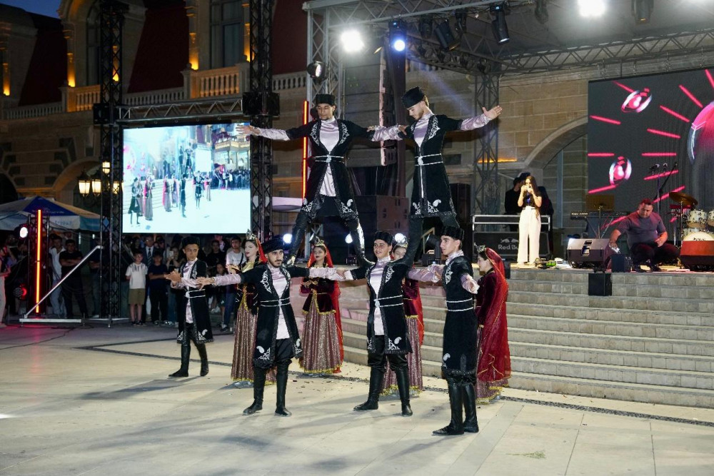 NDU tələbələrinin “Məzun Günü” keçirilib<font color=red> - FOTOLAR</font>