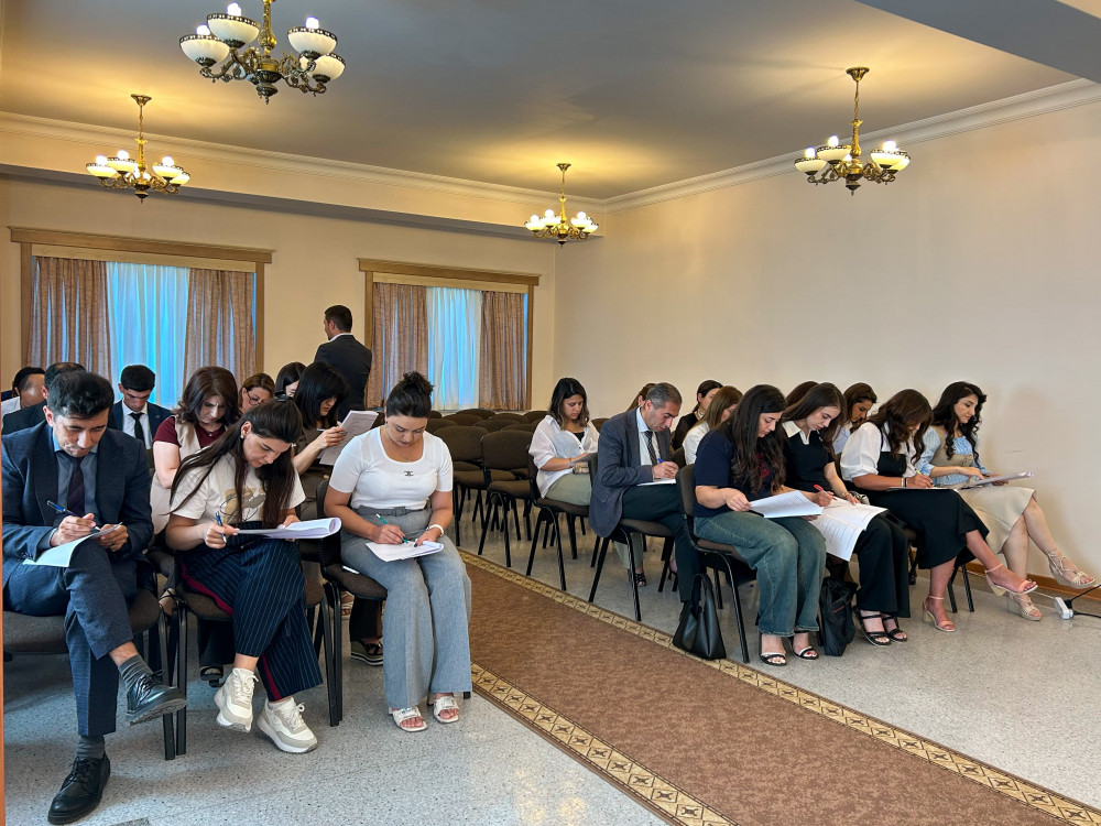 Naxçıvan Təlim Mərkəzində SMM təlimi başa çatıb<font color=red> - FOTOLAR</font>