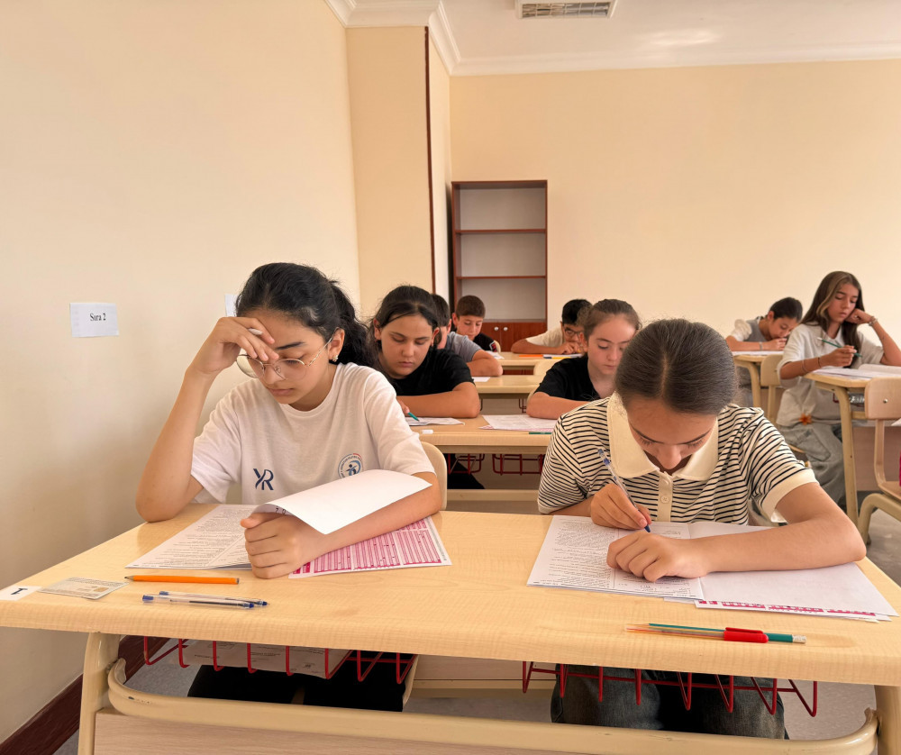 Naxçıvan Qızlar və Şərur Şəhər Fizika -Riyaziyyat Təmayyülü liseylərinə qəbul imtahanı keçirilib<font color=red> - FOTOLAR</font>