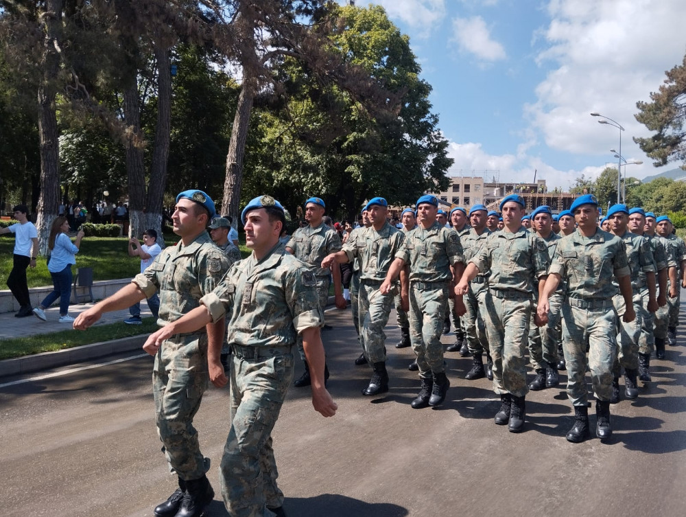 Xankəndidə Silahlı Qüvvələr Günü münasibətilə hərbçilərin yürüşü keçirilib<font color=red> - FOTOLAR</font>