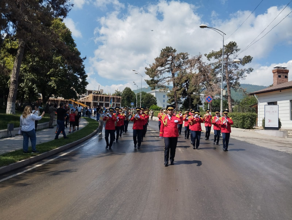Xankəndidə Silahlı Qüvvələr Günü münasibətilə hərbçilərin yürüşü keçirilib<font color=red> - FOTOLAR</font>