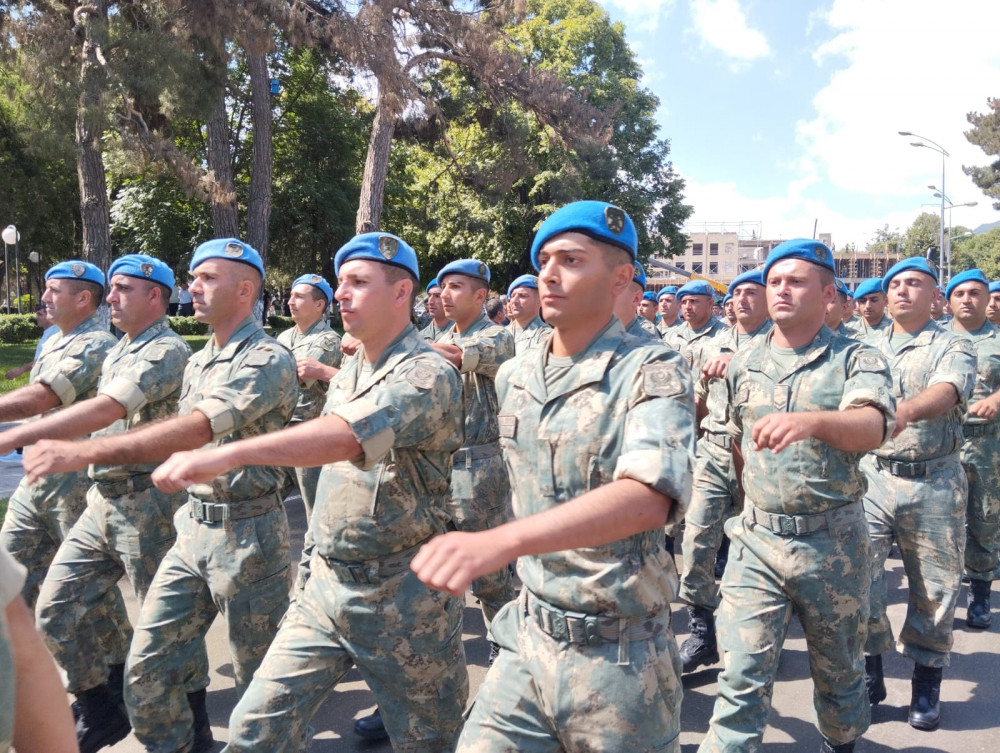 Xankəndidə Silahlı Qüvvələr Günü münasibətilə hərbçilərin yürüşü keçirilib<font color=red> - FOTOLAR</font>