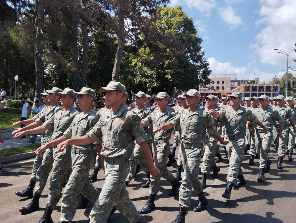 Xankəndidə Silahlı Qüvvələr Günü münasibətilə hərbçilərin yürüşü keçirilib<font color=red> - FOTOLAR</font>