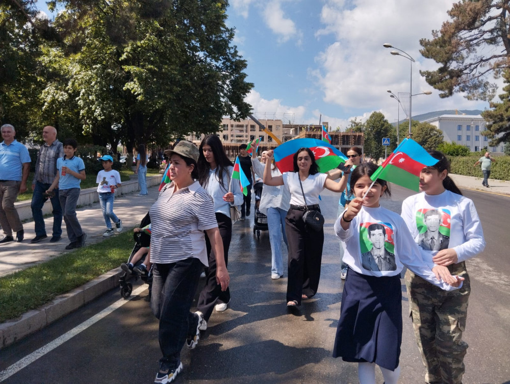 Xankəndidə Silahlı Qüvvələr Günü münasibətilə hərbçilərin yürüşü keçirilib<font color=red> - FOTOLAR</font>